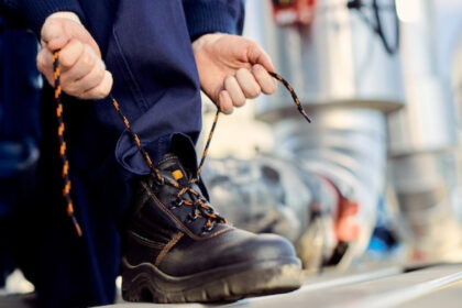 Chaussures de sécurité au travail : ce que tout employeur doit savoir en 2026